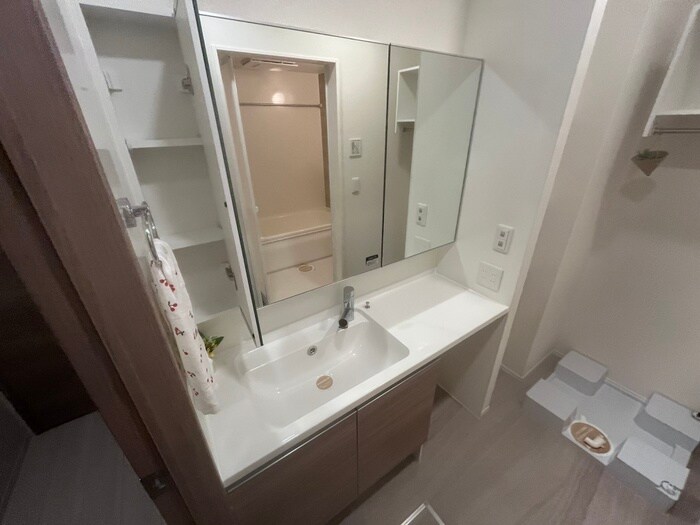 物件内観写真12　(洗面)