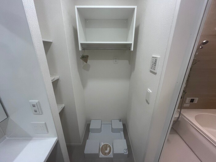 物件内観写真13　(洗濯機置場)