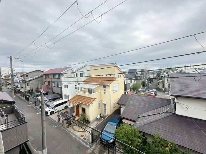 物件内観写真11　(室内からの展望)