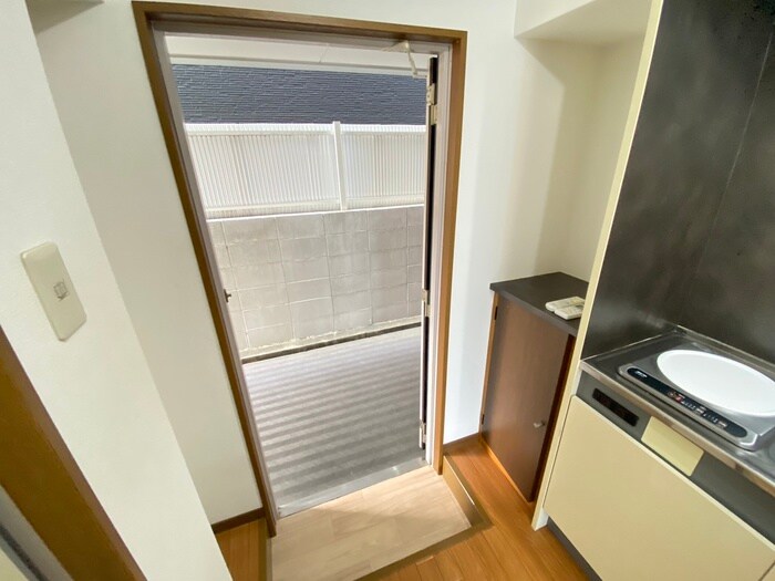 物件内観写真15　(玄関)