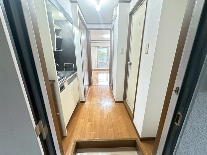 物件内観写真16　(廊下)