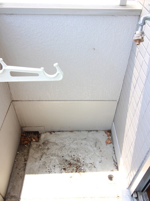 物件内観写真18　(洗濯機置場)