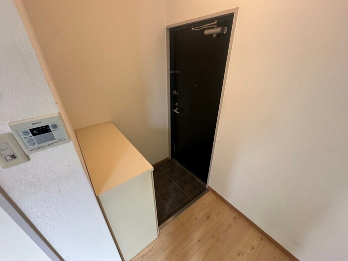 物件内観写真7　(玄関)