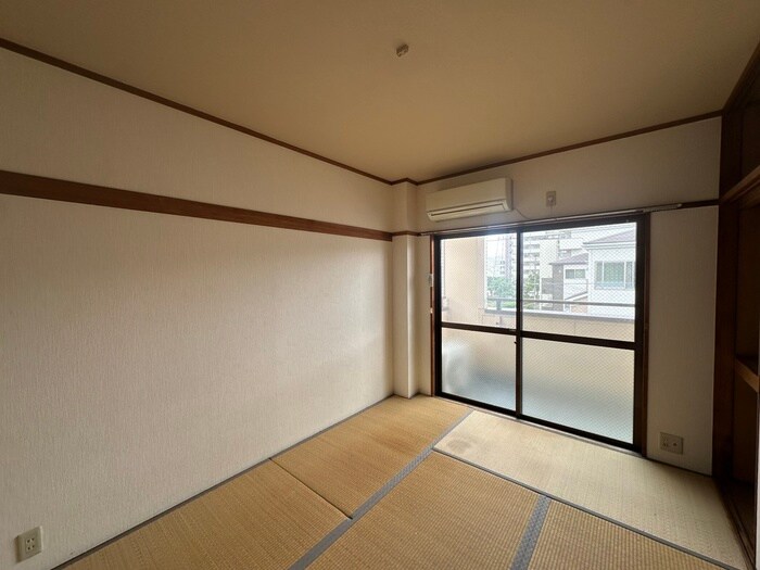 物件内観写真10　(居室)