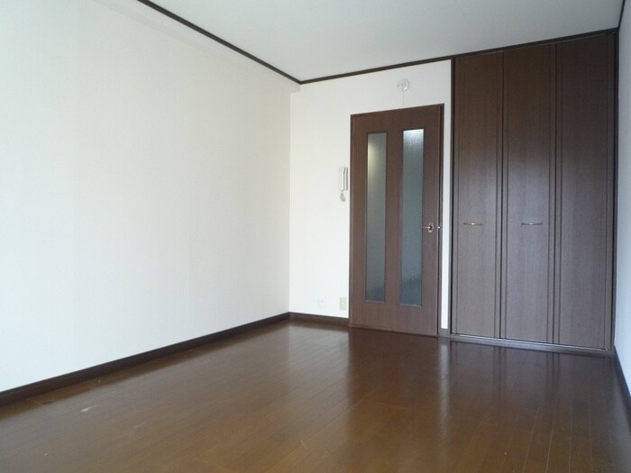 物件内観写真9　(玄関)