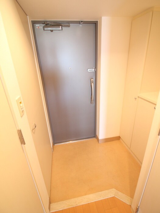 物件内観写真17　(玄関)