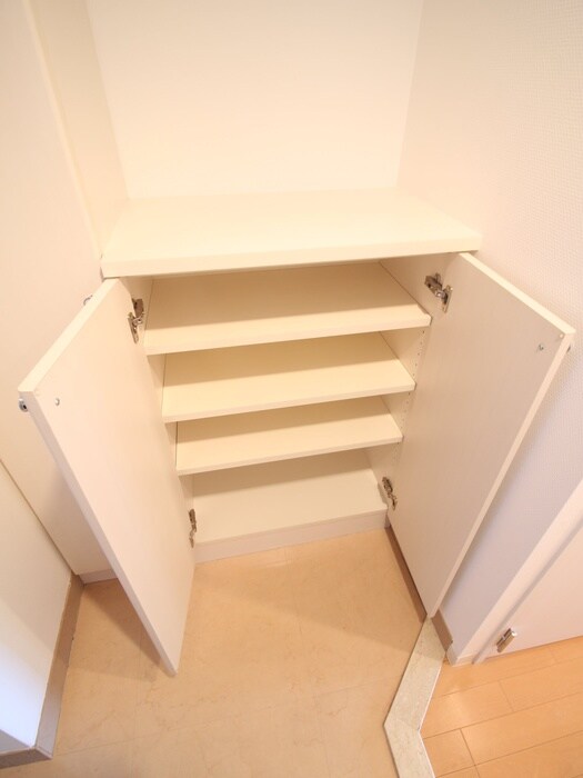 物件内観写真18　(靴箱)