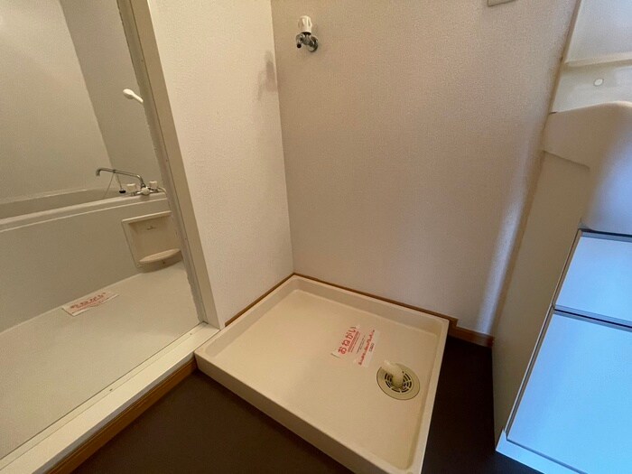 物件内観写真15　(洗濯機置場)