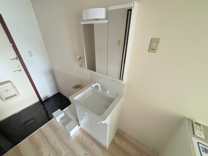 物件内観写真10　(洗面)