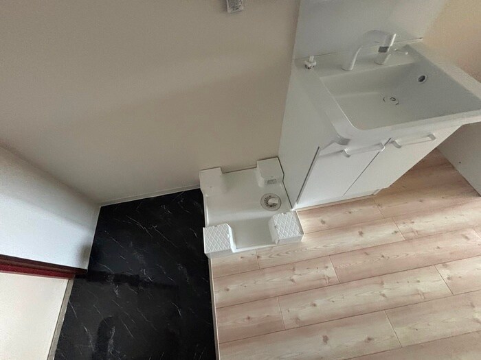 物件内観写真13　(洗濯機置場)