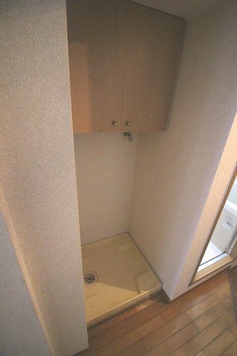 物件内観写真10　(洗濯機置場)