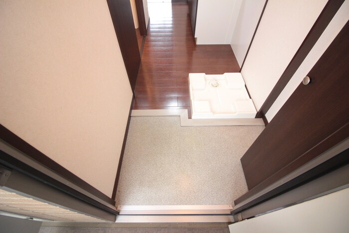 物件内観写真7　(玄関)