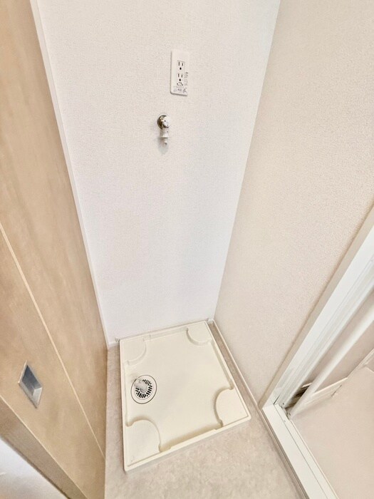 物件内観写真14　(洗濯機置場)