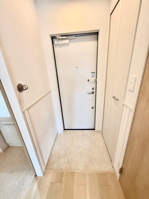 物件内観写真16　(玄関)