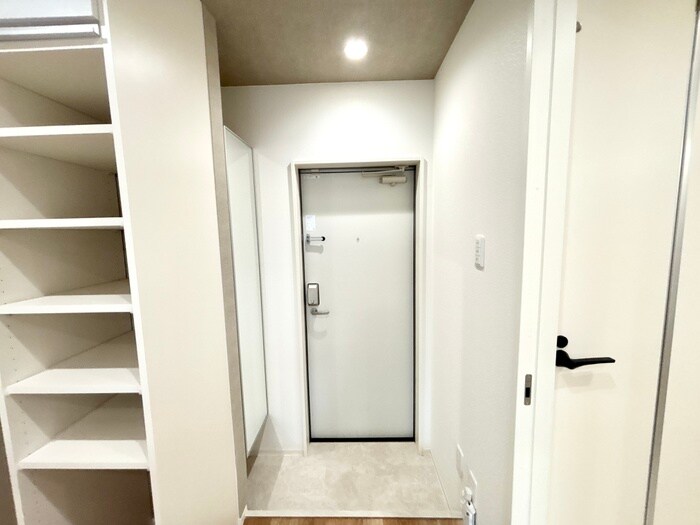 物件内観写真19　(玄関)
