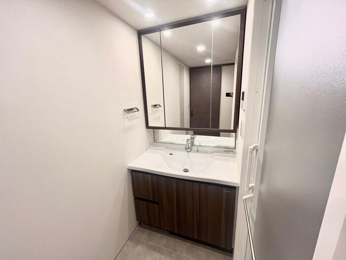 物件内観写真11　(洗面)