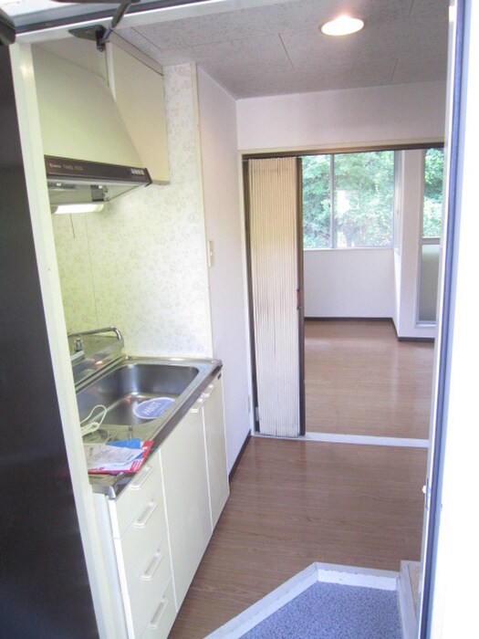 物件内観写真4　(玄関)