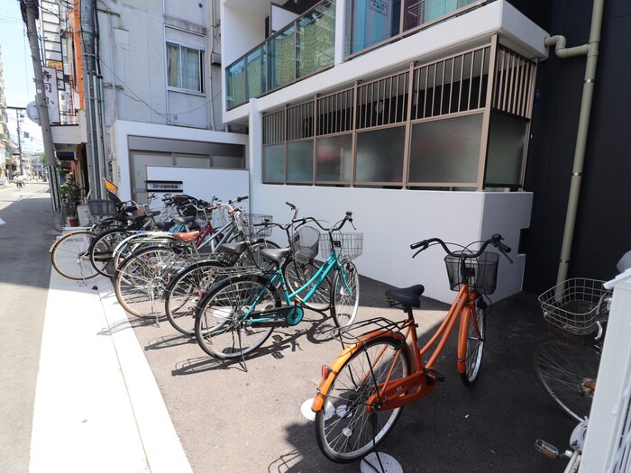 物件外観写真5　(駐輪場)