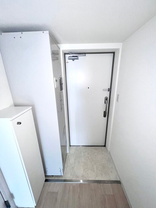 物件内観写真16　(玄関)