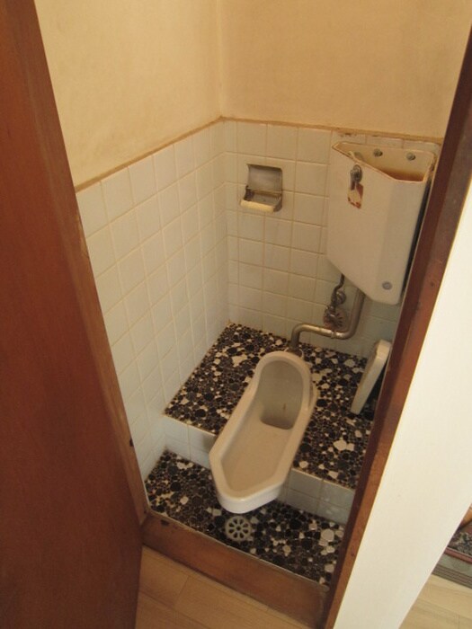 物件内観写真8　(トイレ)