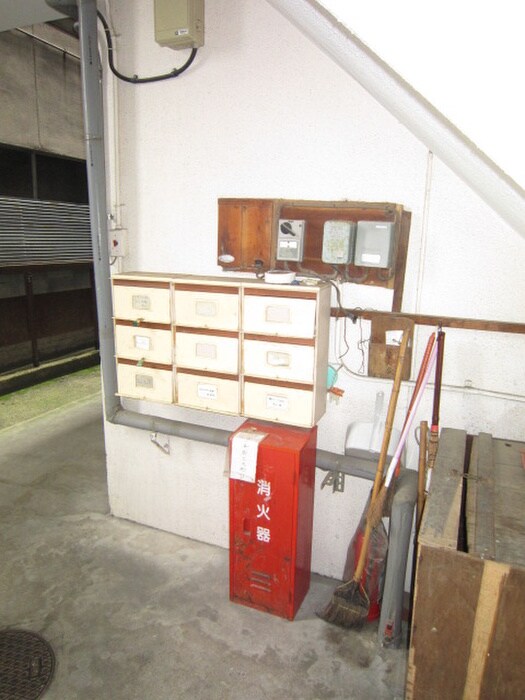 物件外観写真4　(エントランス部分)