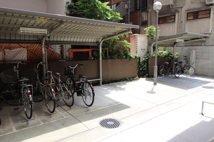 物件外観写真4　(駐輪場)