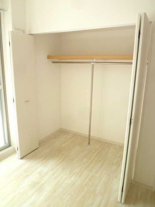 物件内観写真12　(収納)
