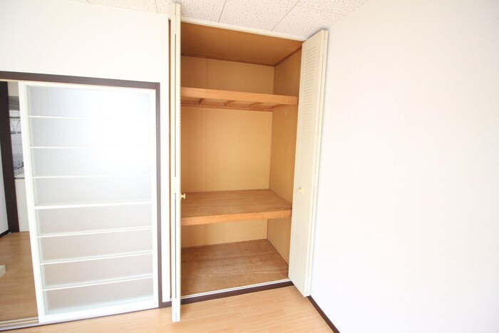 物件内観写真12　(収納)