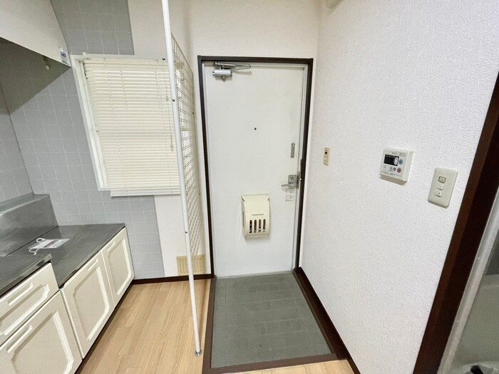 物件内観写真14　(玄関)