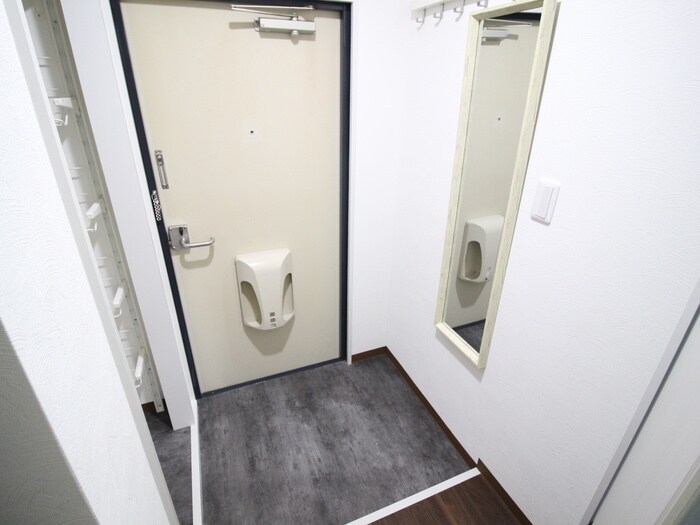 物件内観写真21　(玄関)