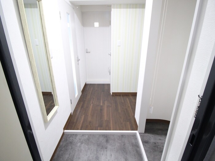 物件内観写真22　(玄関)