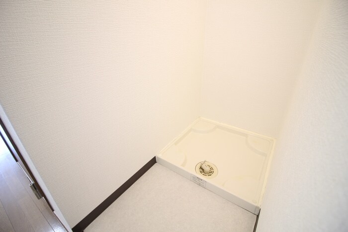 物件内観写真13　(洗濯機置場)