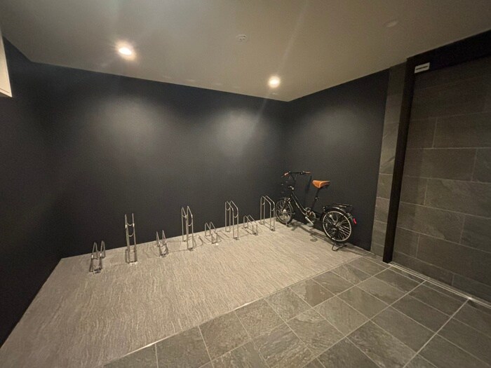 物件外観写真6　(駐輪場)