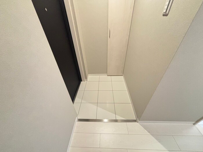 物件内観写真18　(玄関)