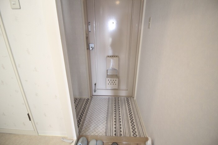 物件内観写真13　(玄関)