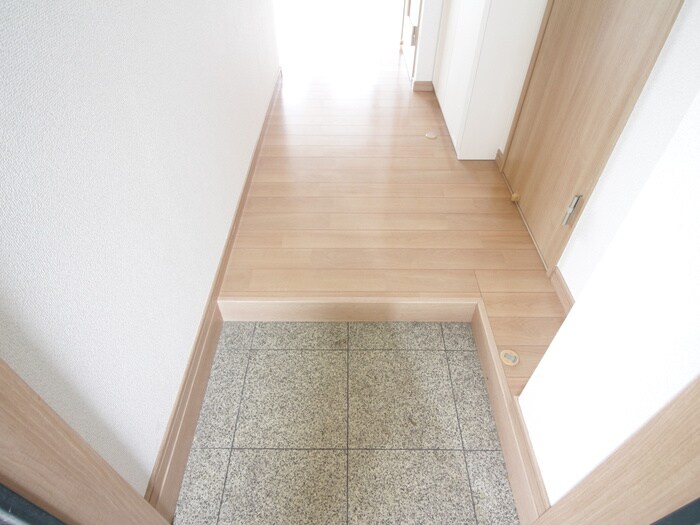 物件内観写真17　(玄関)