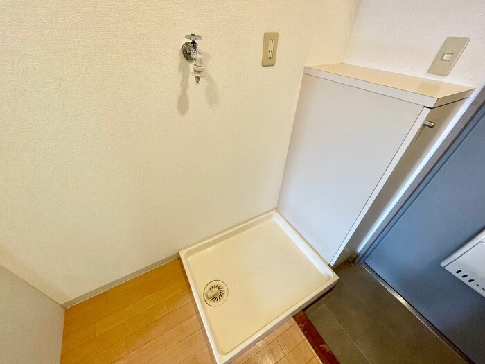 物件内観写真13　(洗濯機置場)