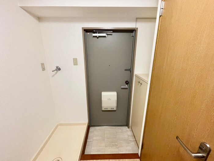 物件内観写真14　(玄関)