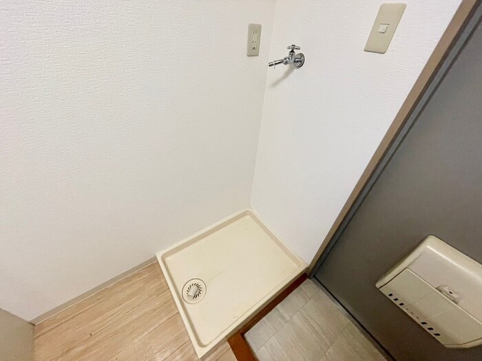 物件内観写真18　(洗濯機置場)