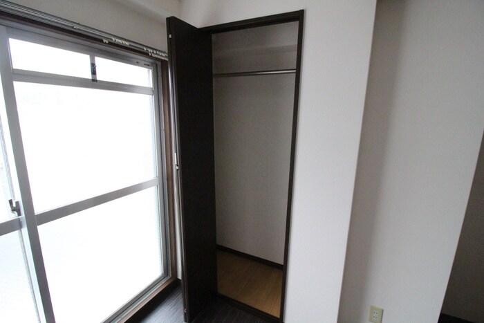 物件内観写真12　(収納)