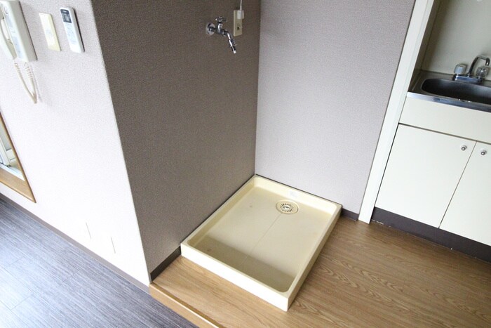 物件内観写真13　(洗濯機置場)