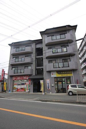 メイプル河正外観写真