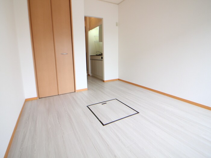 物件内観写真8　(居室)