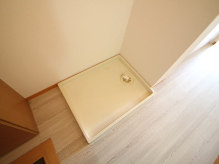 物件内観写真13　(洗濯機置場)