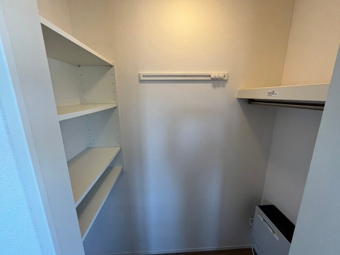 物件内観写真15　(収納)