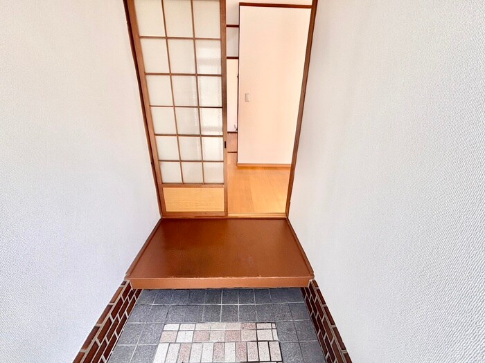 物件内観写真17　(玄関)