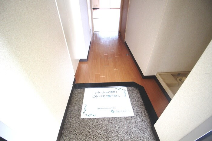 物件内観写真15　(玄関)