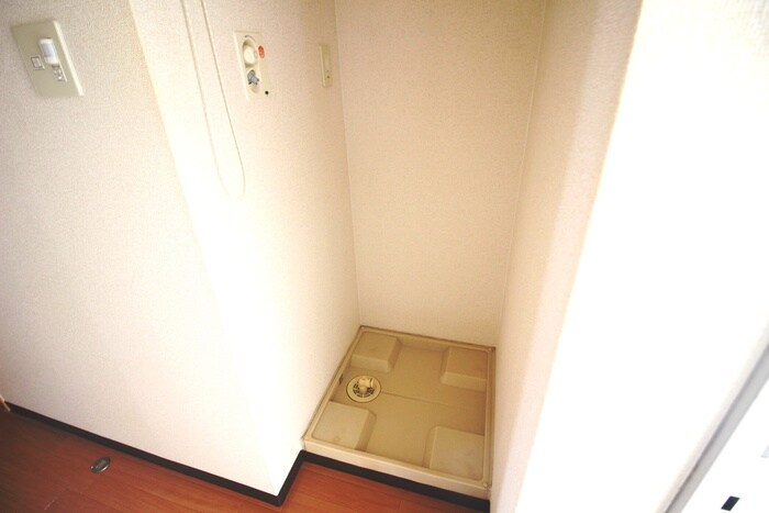 物件内観写真20　(洗濯機置場)