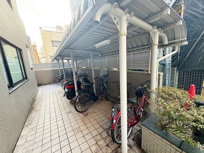 物件外観写真6　(駐輪場)
