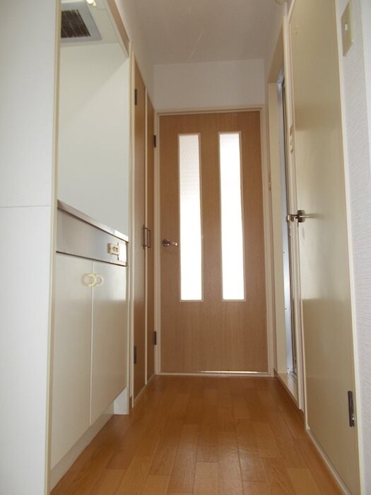 物件内観写真18　(廊下)